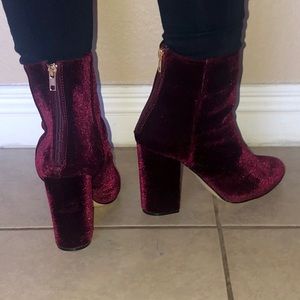 Velvet burgundy boots☀️🍃